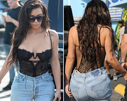  kim kardashian nóng bỏng với áo lót và quần jeans 