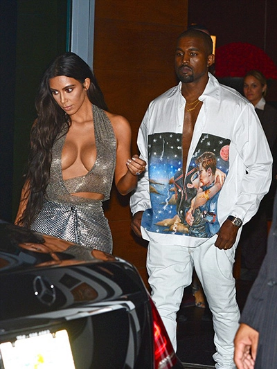 Kim kardashian với chiếc váy thiết kế không thể nóng hơn 