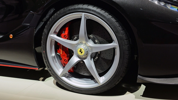 LaFerrari Aperta giá 2 triệu USD, giới hạn 200 chiếc hình ảnh 9 Laferrari aperta bản giới hạn giá 2 triệu usd