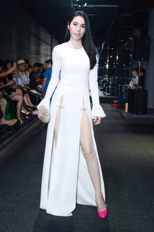 Màu son nude giúp thuỷ tiên sexy tột độ