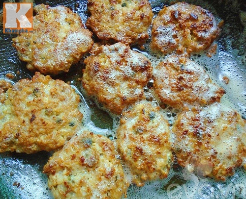 Nấu bữa sáng hấp dẫn với bún riêu hến