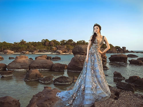 Nguyễn thị huyền như tiên giáng trần khi trở lại showbiz
