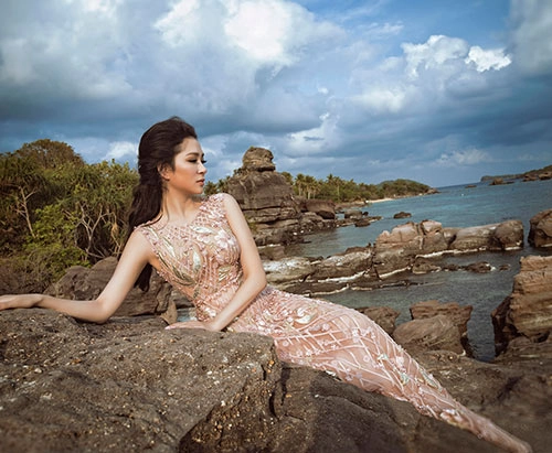 Nguyễn thị huyền như tiên giáng trần khi trở lại showbiz