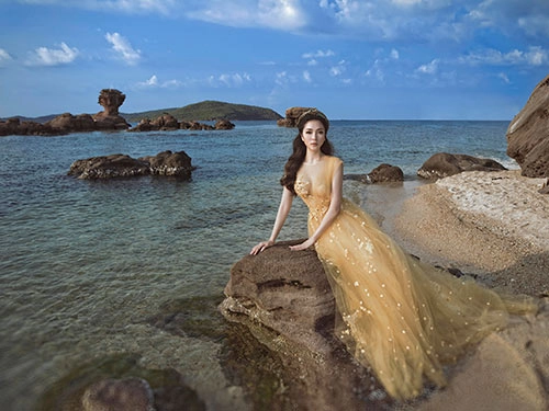 Nguyễn thị huyền như tiên giáng trần khi trở lại showbiz
