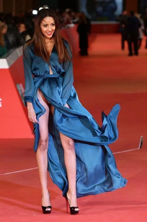 Những chiếc váy khiến mĩ nhân muối mặt trên thảm đỏ cannes