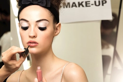 Thỏi son kem lì của chanel làm chị em mê mẩn