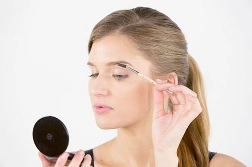 Trang điểm khi đi tập - nên hay cần tránh