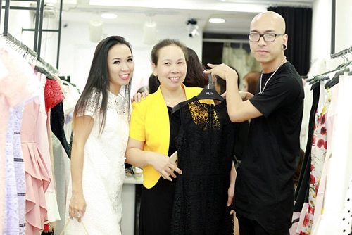 Tú anh sexy hết cỡ với váy ren amy