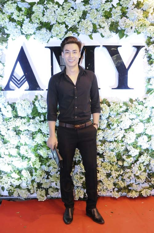 Tú anh sexy hết cỡ với váy ren amy