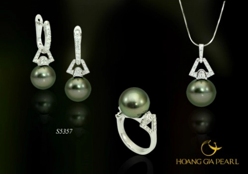 Tuyệt chiêu để nàng chọn trang sức dự tiệc