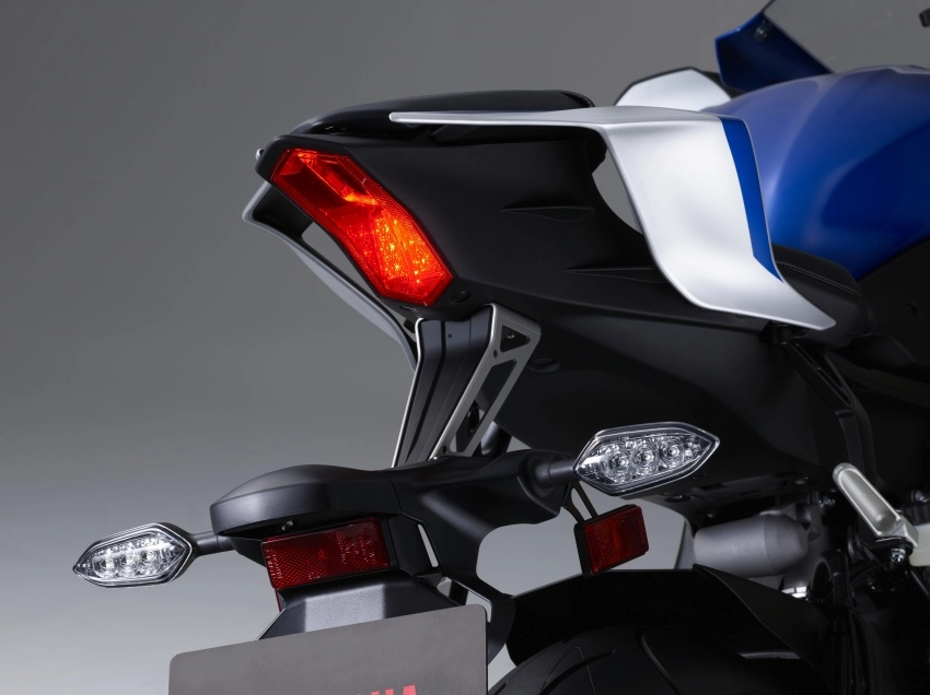 Yamaha giới thiệu siêu môtô R6 2017 hình ảnh 4 Yamaha ra mắt siêu môtô r6 2017