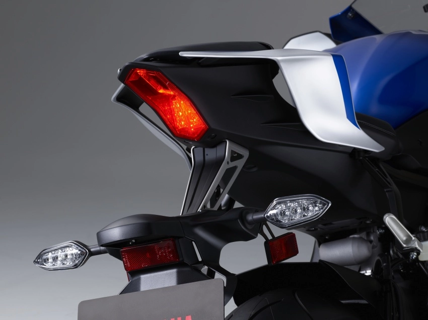 Yamaha ra mắt siêu môtô r6 2017