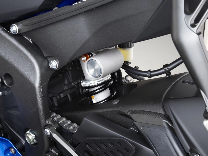 Yamaha giới thiệu siêu môtô R6 2017 hình ảnh 10 Yamaha ra mắt siêu môtô r6 2017