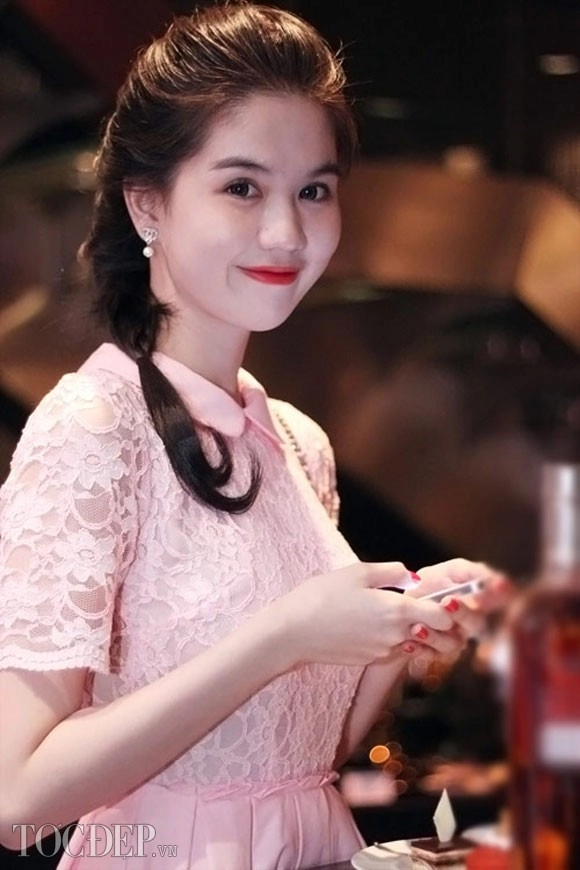 4 mẫu tóc mái đơn giản duyên dáng cho bạn gái xuống phố