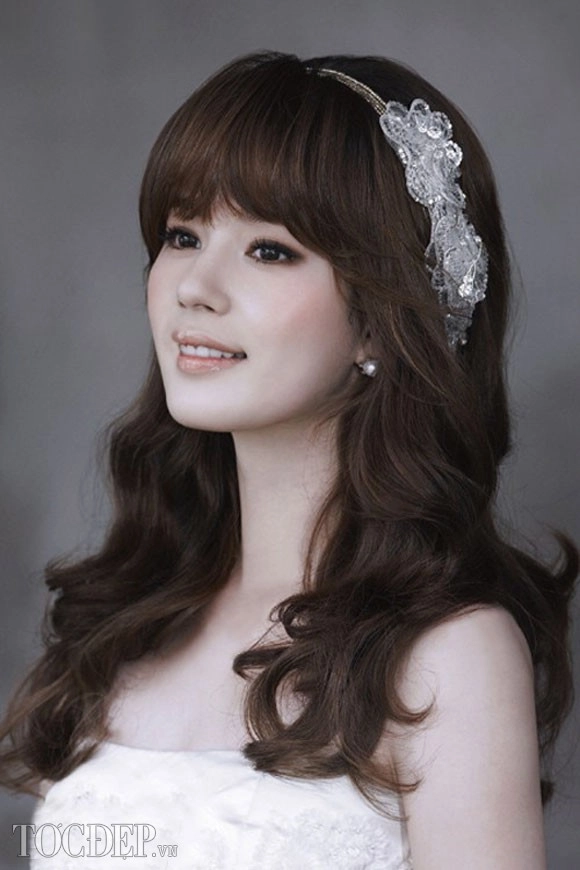 Không bao giờ lỗi thời với tóc xoăn retro