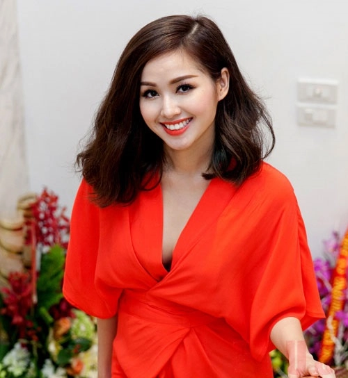 Những kiểu tóc dài uốn xoăn đẹp như tâm tít