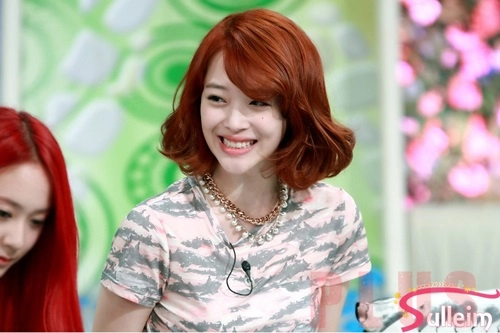 Tóc ngắn xoăn nhẹ đẹp như sulli