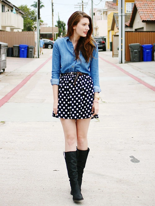Cách phối đồ nữ tính cho sơ mi denim