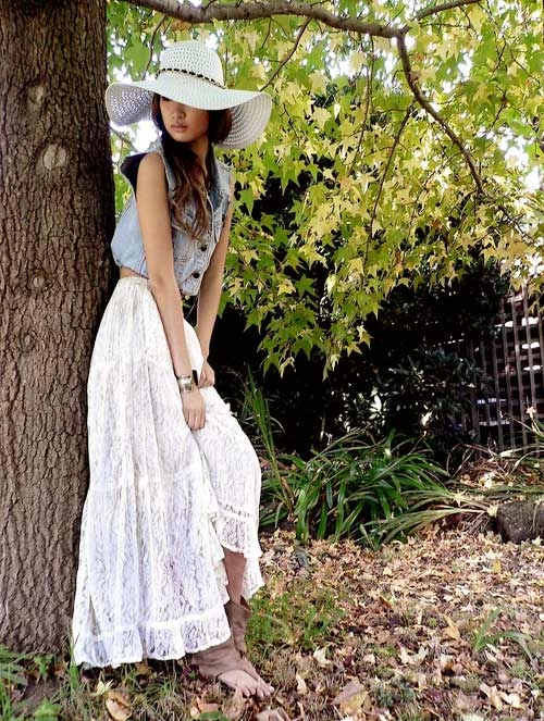 Cách phối đồ nữ tính cho sơ mi denim