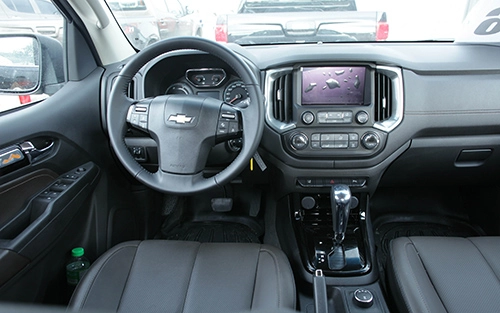 Chevrolet colorado 2017 vs ford ranger tại việt nam