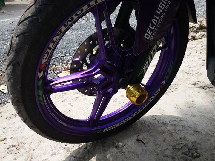 Em tên exciter 150 em yêu màu tím