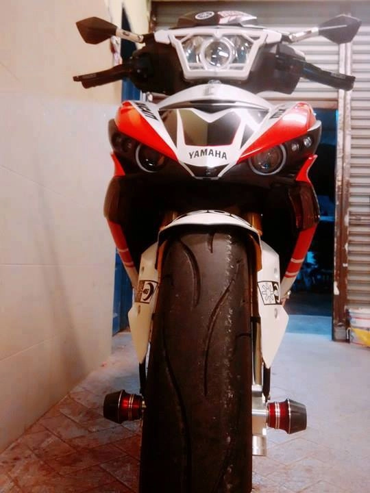 Exciter 150 độ hầm hố với phong cách ducati