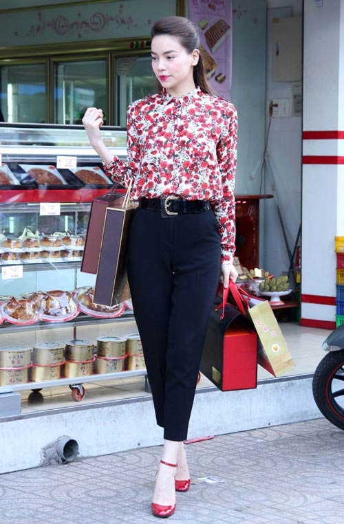 Hà hồ say mê sơ mi zara