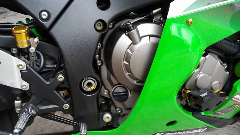 Kawasaki zx10-r trắng xanh long lanh
