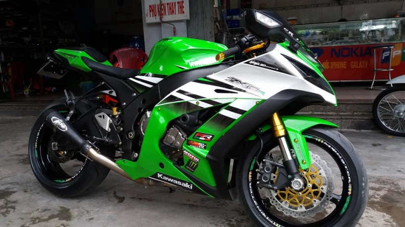 Kawasaki zx10-r trắng xanh long lanh