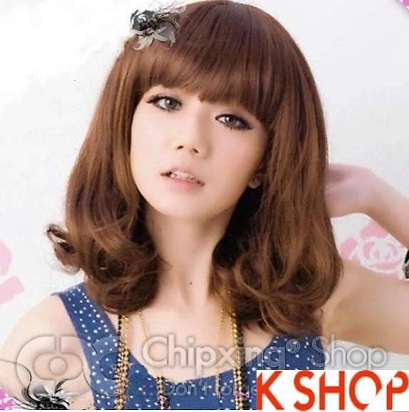 Kiểu tóc ngắn uốn xoăn cho cô nàng trẻ trung quyến rũ