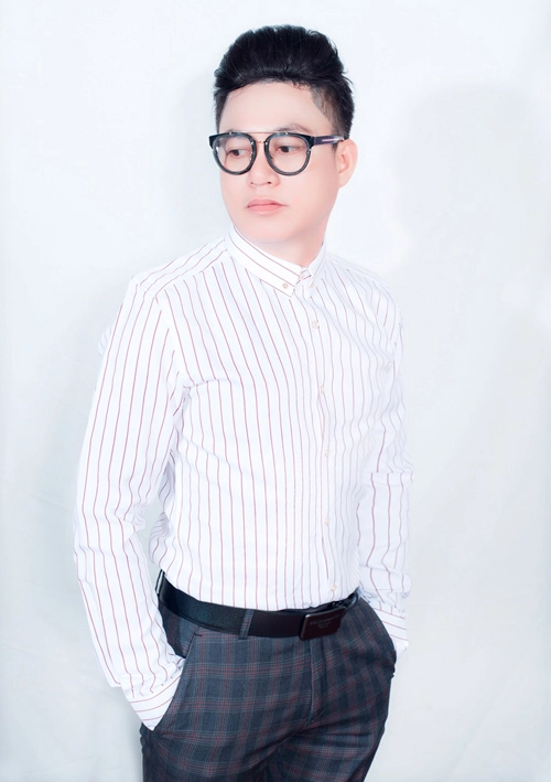 Áo sơ mi kẻ đánh thức vẻ lịch lãm cho quý ông