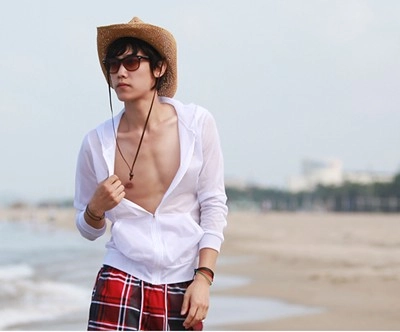 Áo thun nam đi biển đẹp cho chàng khoe body hè 2017