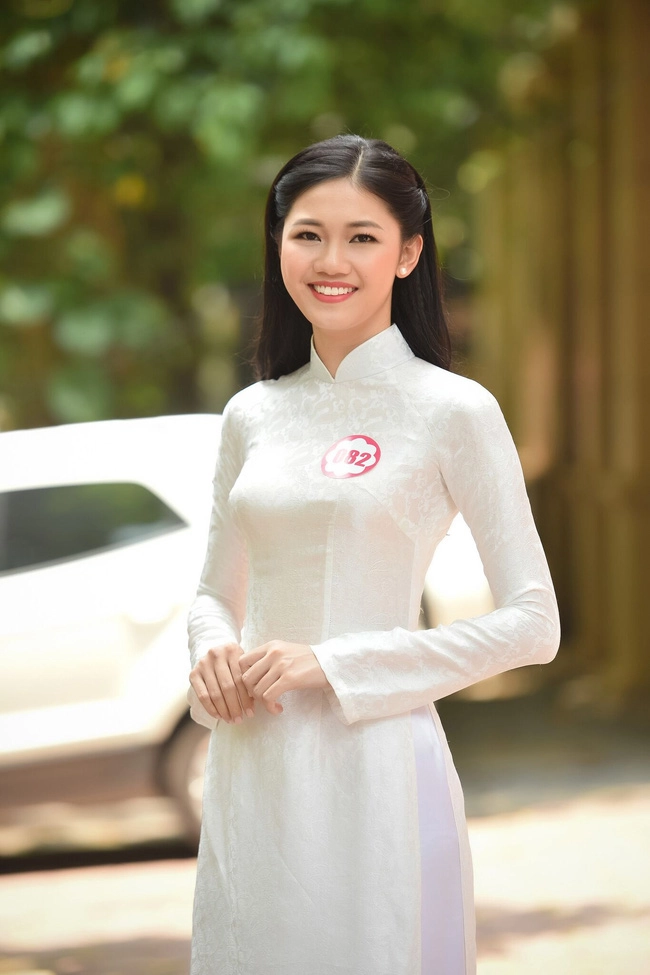 Em gái cao 1m80 của á hậu trà my đi thi hoa hậu vn