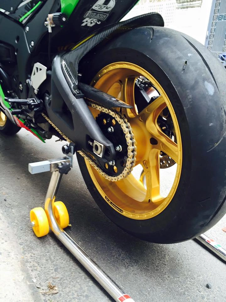 Hàng khủng zx10r 2016 đầu tiên lên mâm oz racing tại việt nam