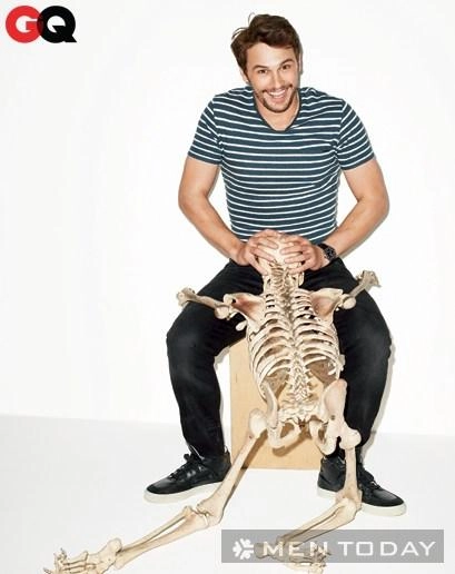 Học cách james franco phối đồ với áo thun kẻ ngang trên gq