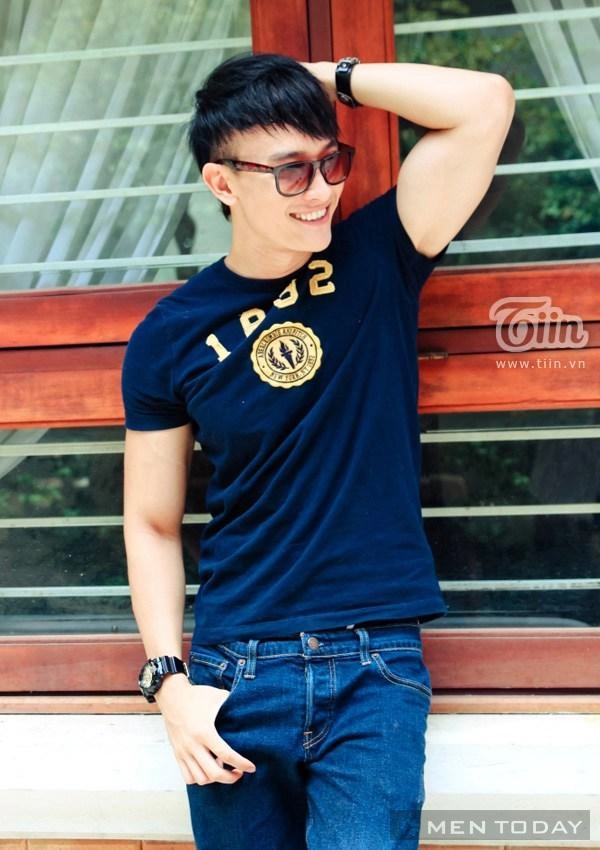 Mix quần jeans và áo thun đẹp như chan than san