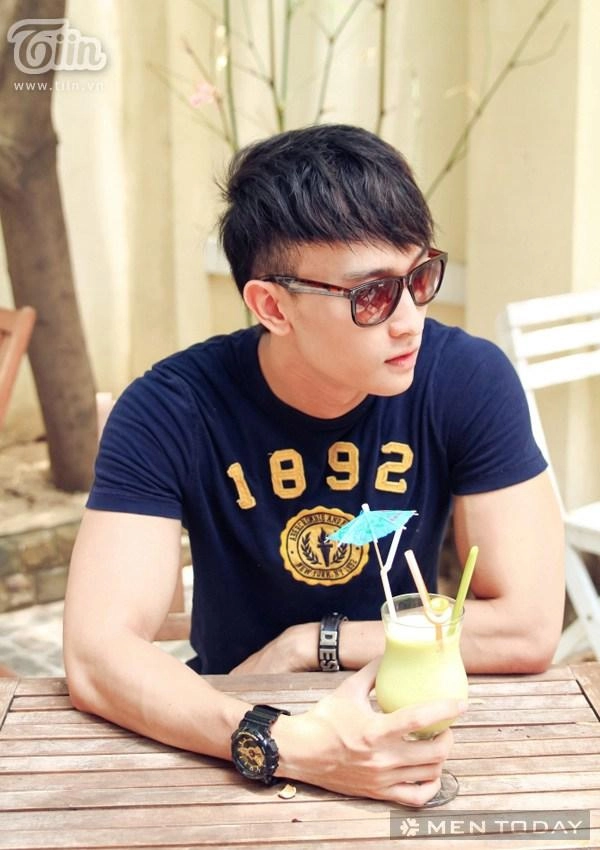 Mix quần jeans và áo thun đẹp như chan than san