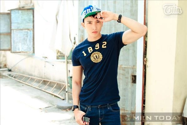 Mix quần jeans và áo thun đẹp như chan than san