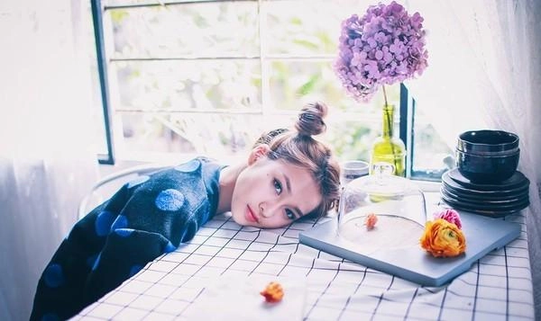 Tóc thắt bím hai bên hot xuân hè 2017 cho các nàng xinh xắn