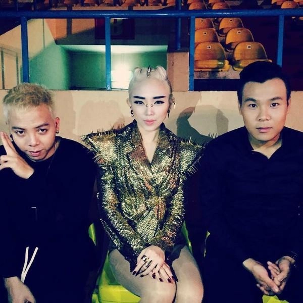 Tóc thắt bím hai bên hot xuân hè 2017 cho các nàng xinh xắn