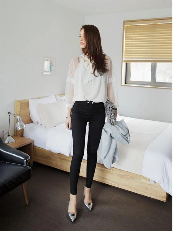 15 mẫu áo sơ mi nữ công sở đẹp cho bạn gái hơi gầy vai ngang