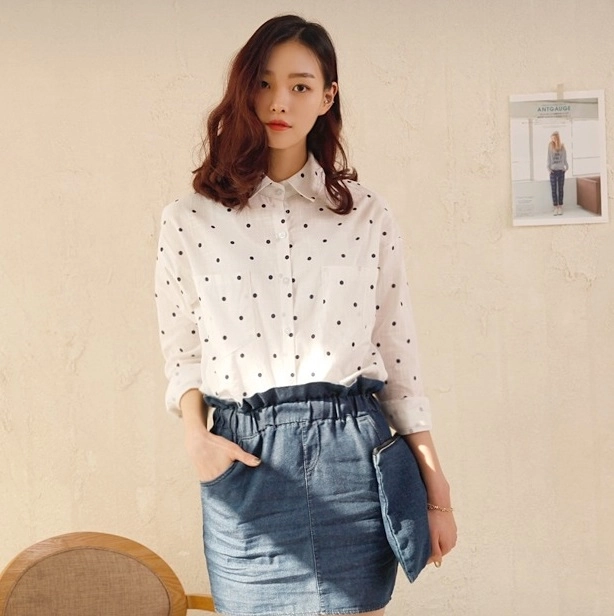 Áo sơ mi nữ chấm bi đẹp cho nàng gầy cao thêm duyên dáng