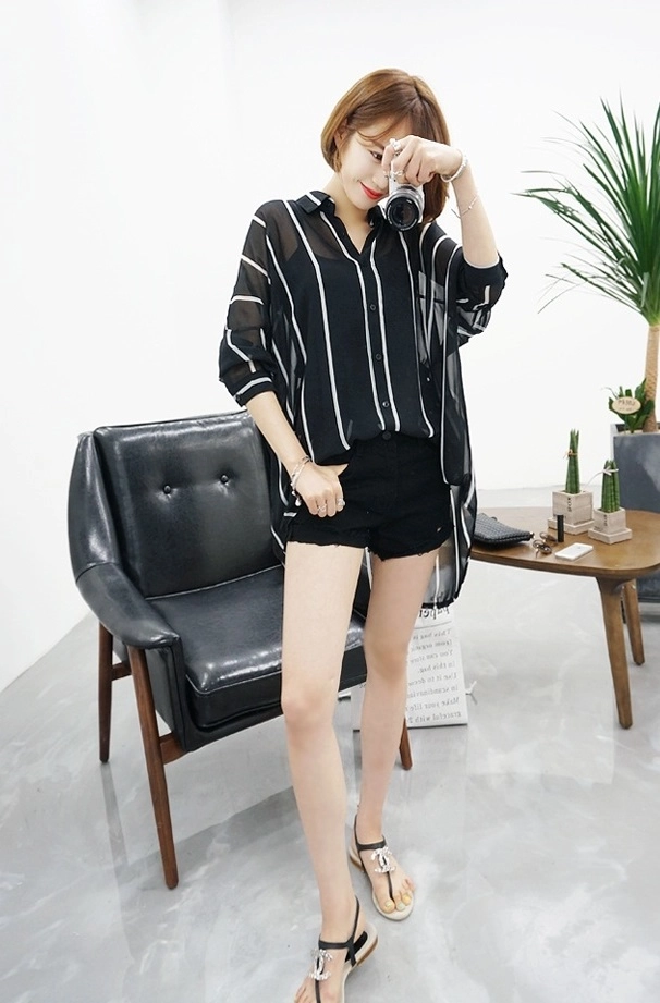 Áo sơ mi nữ kẻ sọc phá cách thời trang hè 2017