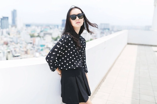 Chọn kiểu mặc sơ mi nhanh gọn cho ngày đi làm vội