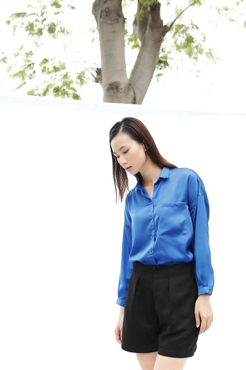 Chọn kiểu mặc sơ mi nhanh gọn cho ngày đi làm vội