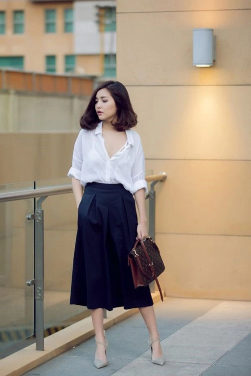 Ngẩn ngơ ngắm sao việt diện sơ mi trắng khoe nội y tinh tế