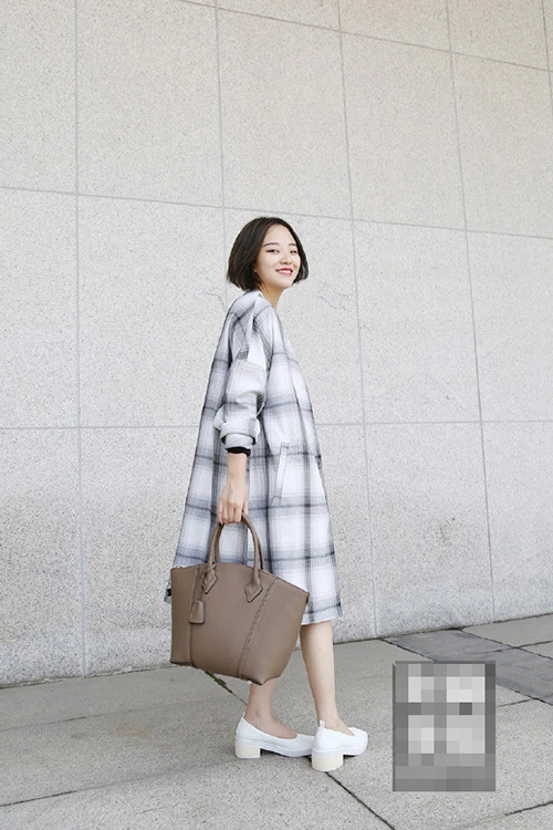 Quyến rũ trong sắc thu với chiếc áo sơ mi cũ