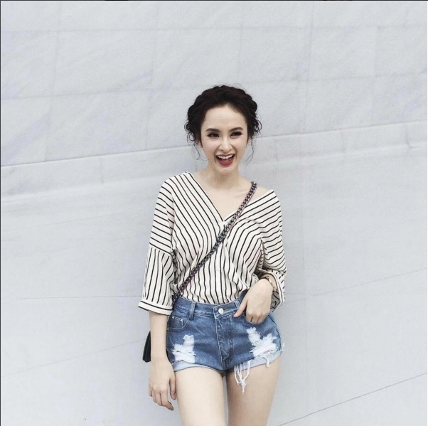 Sốc với giá váy của angela phương trinh