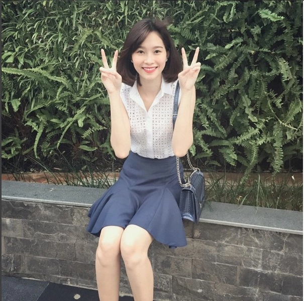 Thu thảo mặc sơ mi trắng vẫn khiến vạn người mê