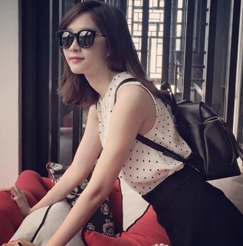 Thu thảo mặc sơ mi trắng vẫn khiến vạn người mê